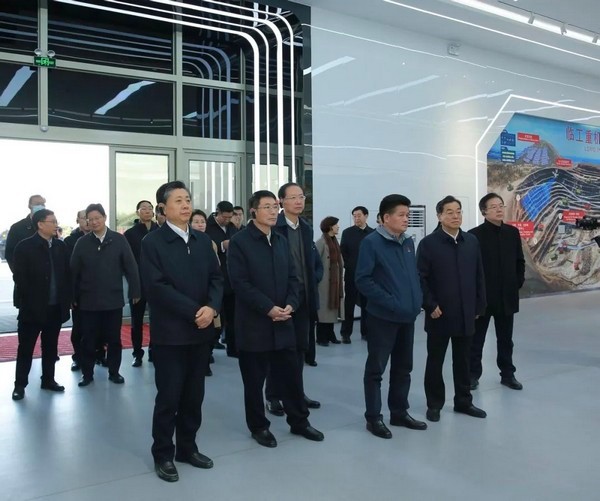 省直部分全国、省人大代表莅临j9九游会重机学习视察