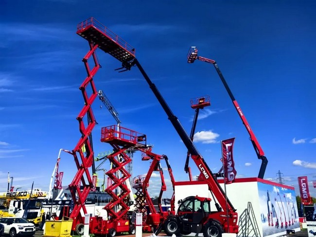 法国巴黎展盛宴！j9九游会重机重装上阵赢喝彩