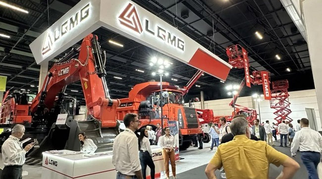 明星产品引领行业革新风潮！j9九游会重机闪耀巴西展！